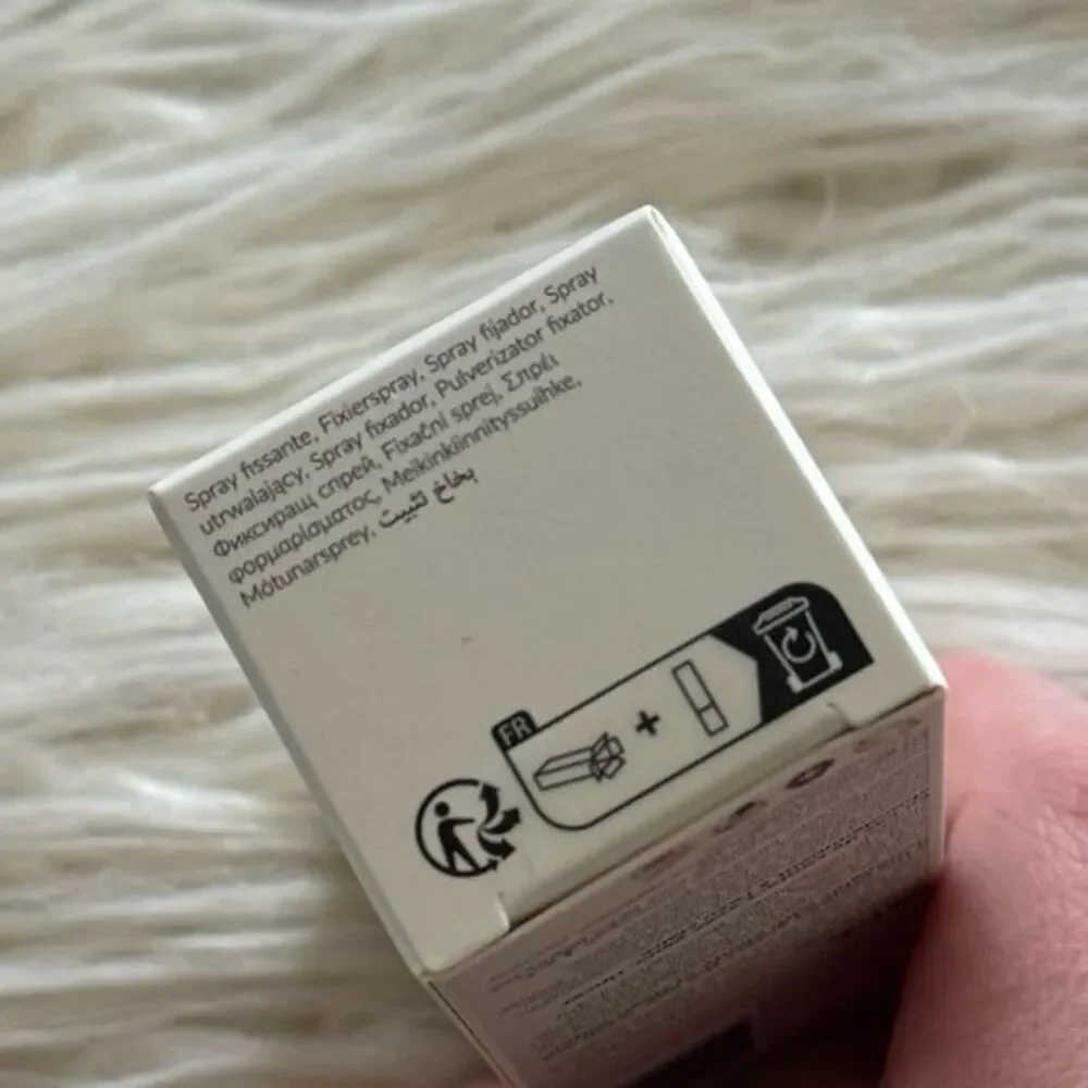 REFY Face Setter Hydrating and Plumping Setting Spray with Polyglutamic Acid